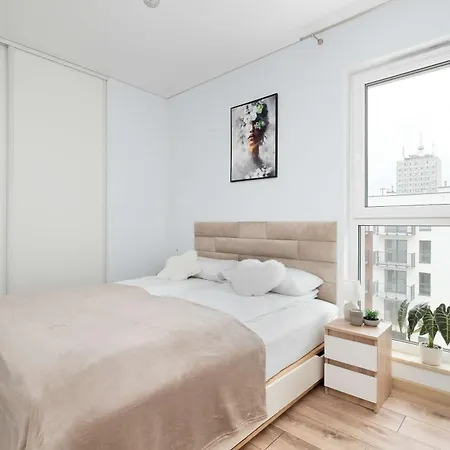 Comfortable With Balcony And Private Parking Space By Renters *