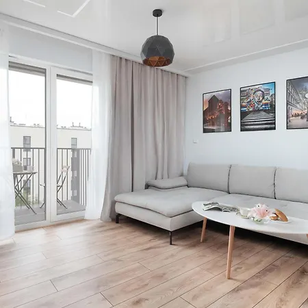 Comfortable With Balcony And Private Parking Space By Renters * Łódź